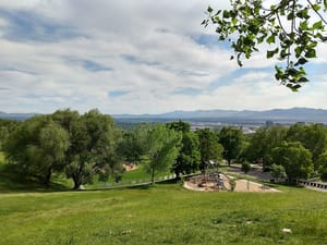 Lindsey Gardens photo 2